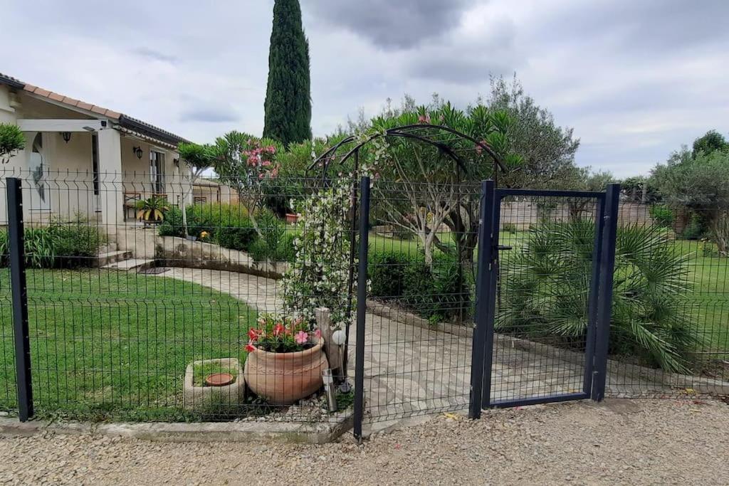 Villa L'Estel En Campagne Avec Piscine Privee Proche Arles Et Avignon Tarascon Bagian luar foto
